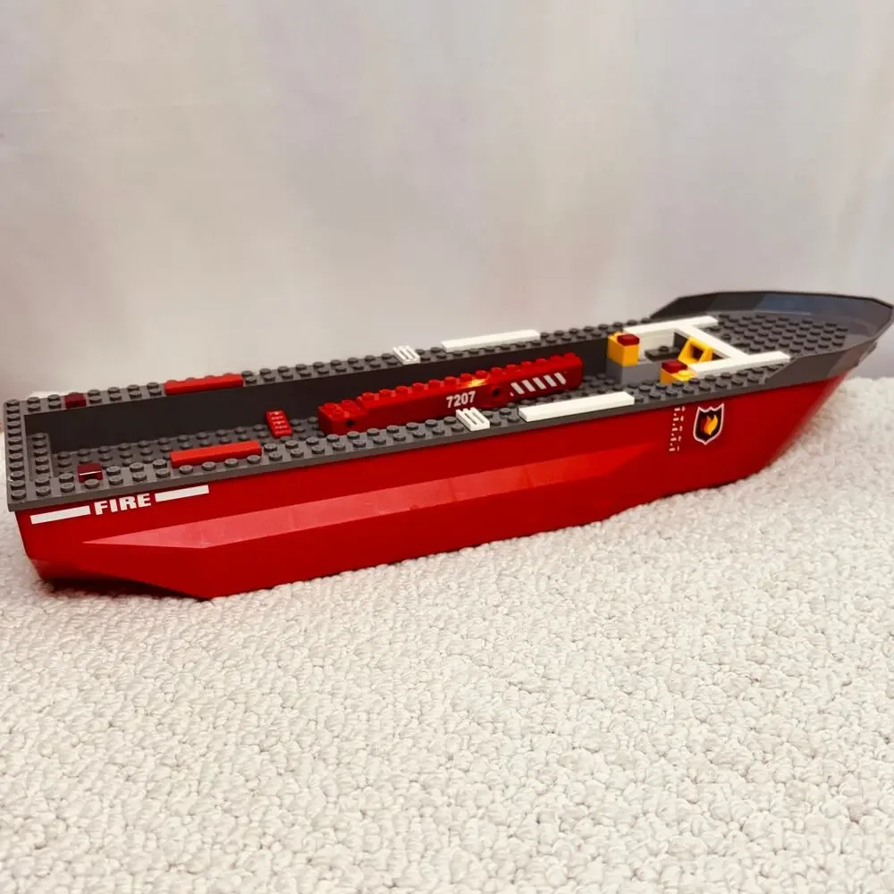 LEGO 7207 Red Hull &  Gray Top City Fire Boat Replacement 16